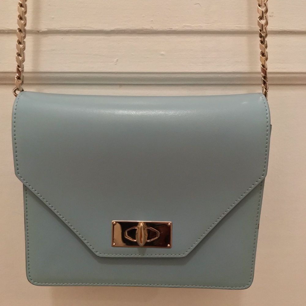 Givenchy baby blue crossbody bag with chain strap - Picture 2 of 8